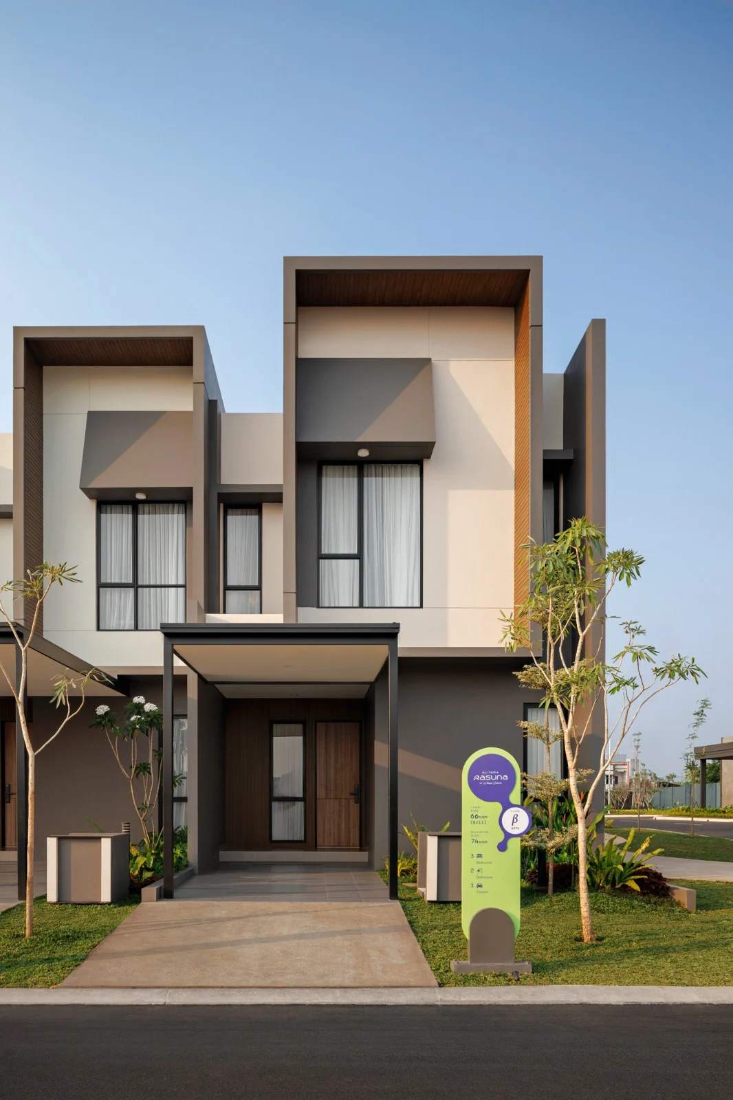 Fasad rumah tipe Beta 6x11 di Cluster YMMA dan Koza Sutera Rasuna